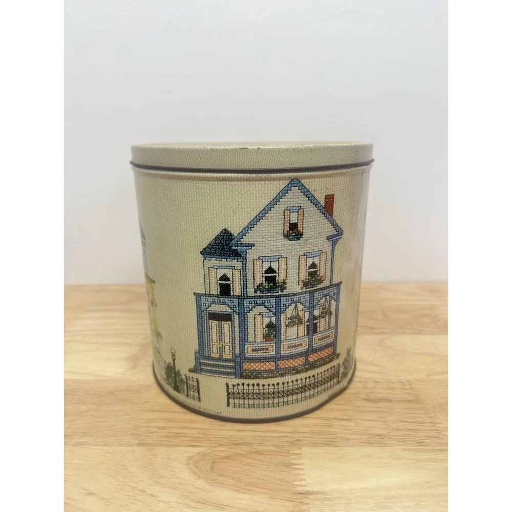 Vintage Cross Stitch Colonial Homes Pattern‎ Cookie Biscuit Tin Bucilla Original